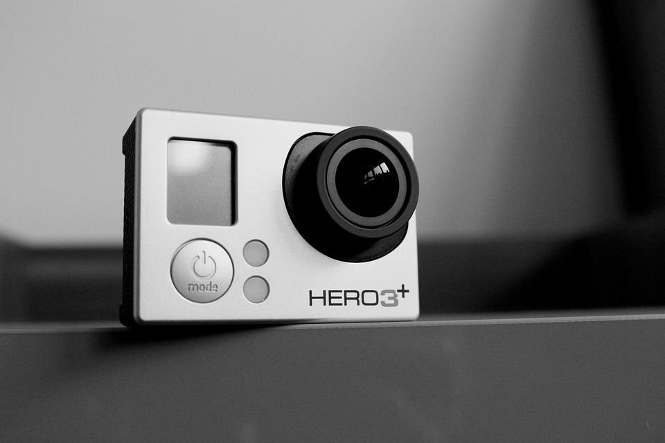 Jak kamera GoPro podbiła świat? Poznaj historię tego wyjątkowego sprzętu!