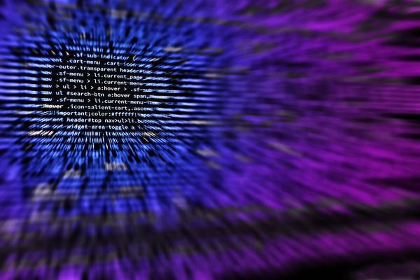 Współpraca z software house – jakie korzyści?