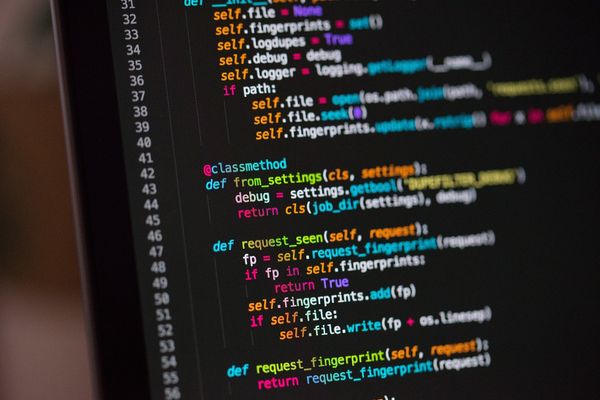 Profesjonalne tworzenie oprogramowania - jakie to znaczenie ma dla Twojego biznesu?